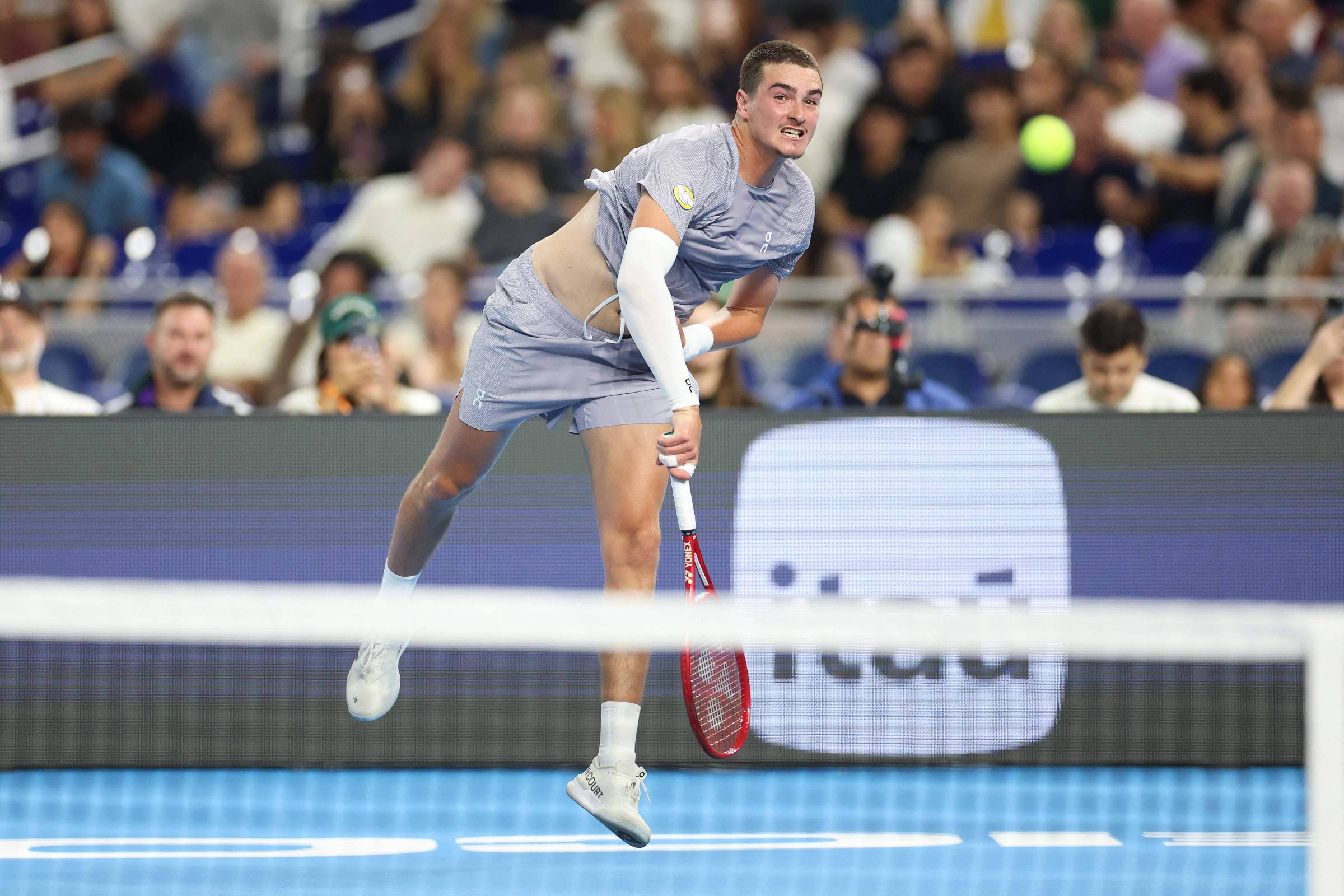 Alcaraz supera Fonseca em jogo emocionante e vira o placar – 09/12/2025 – Esporte