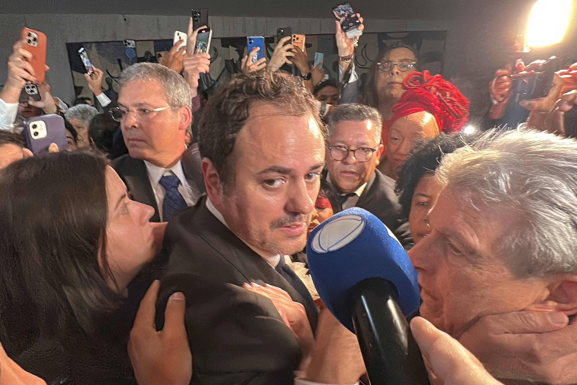 Governadores Atribuem Tolerância de Motta a Motim Bolsonarista em 09/12/2025