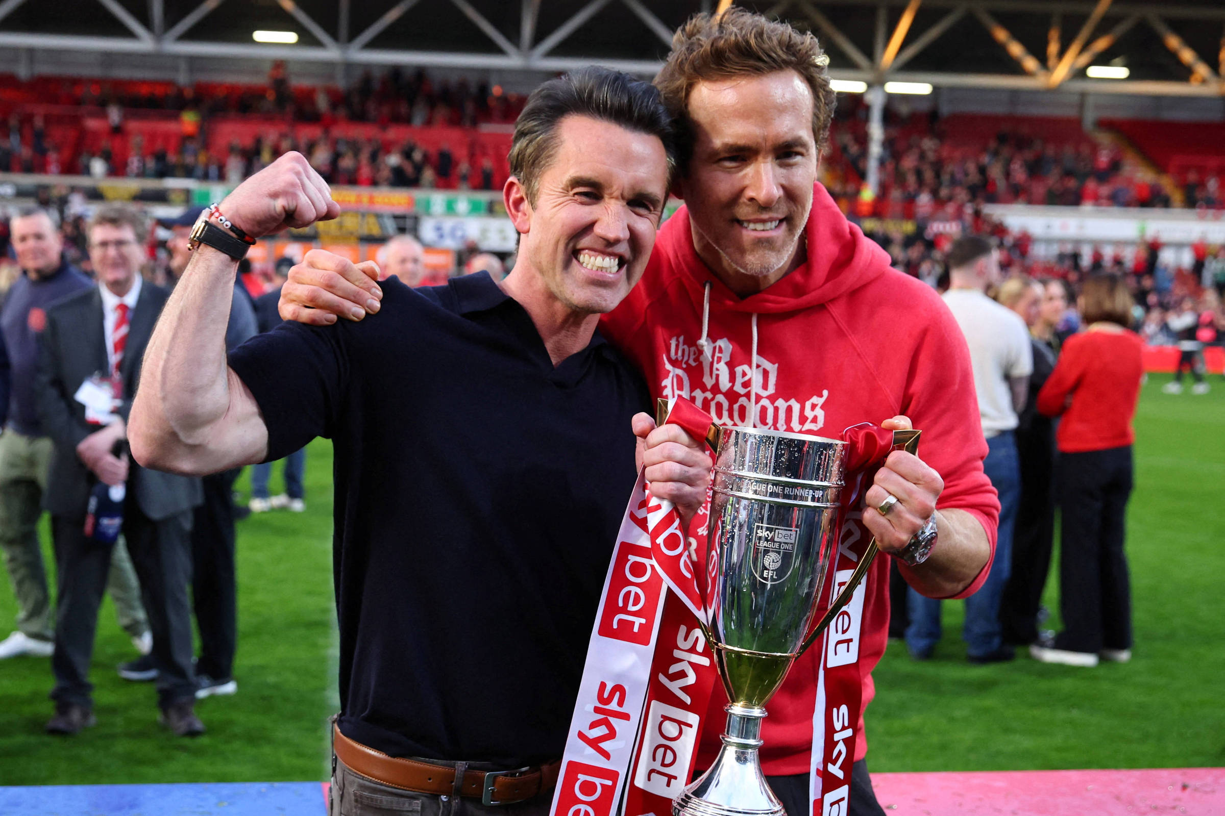 Apollo adquire participação no clube de futebol Wrexham – 10/12/2025 – Esporte