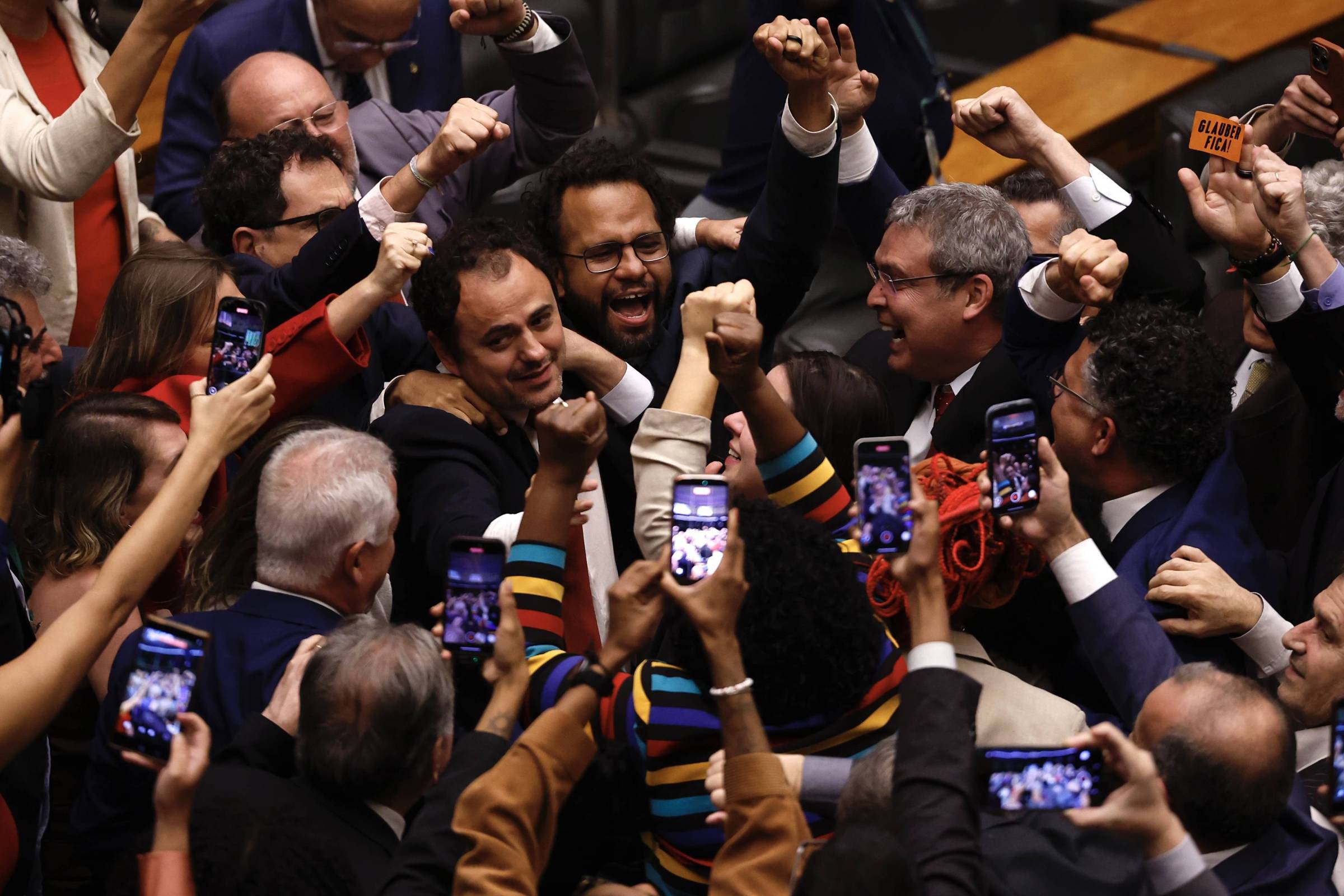 Conflito entre Lira e Motta sobre Manutenção de Mandatos no Congresso Nacional