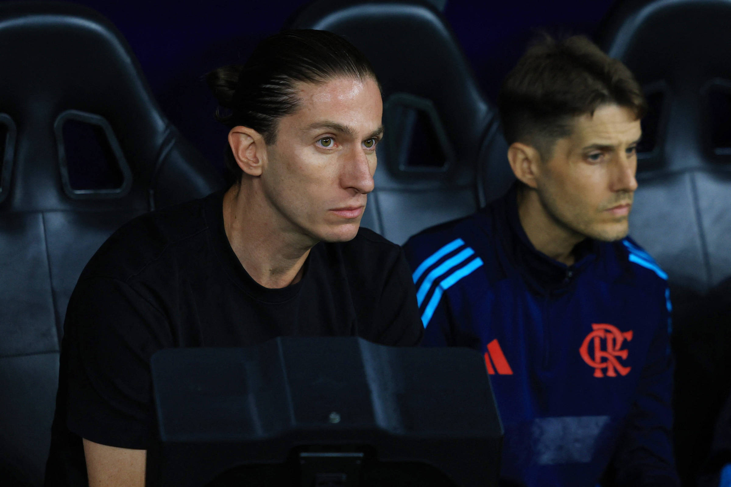 “Filipe Luís afirma: ‘Vamos tentar fazer história contra o PSG'” – 13/12/2025 – Esporte