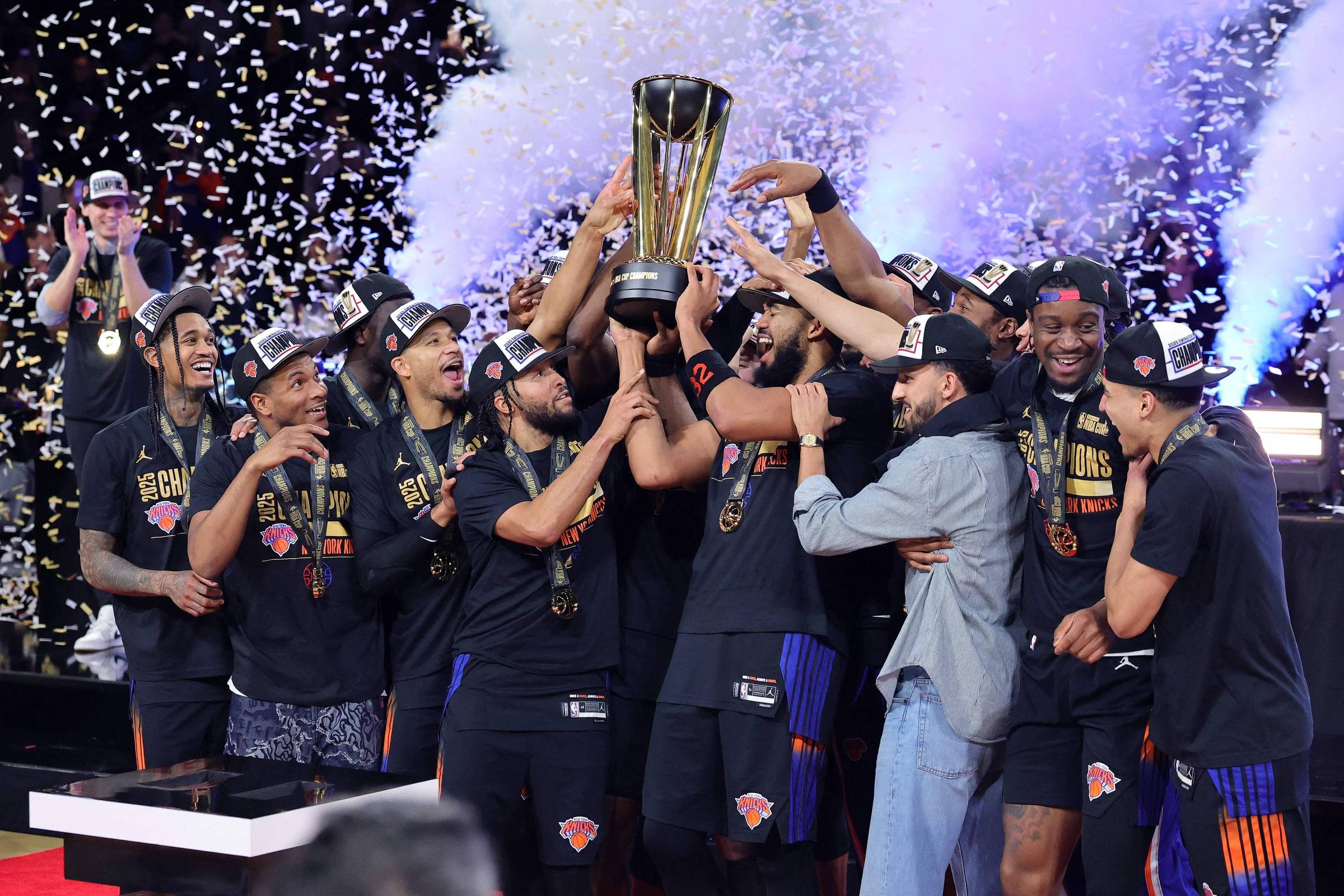 Knicks superam Spurs e garantem título da Copa da NBA em 17 de dezembro de 2025