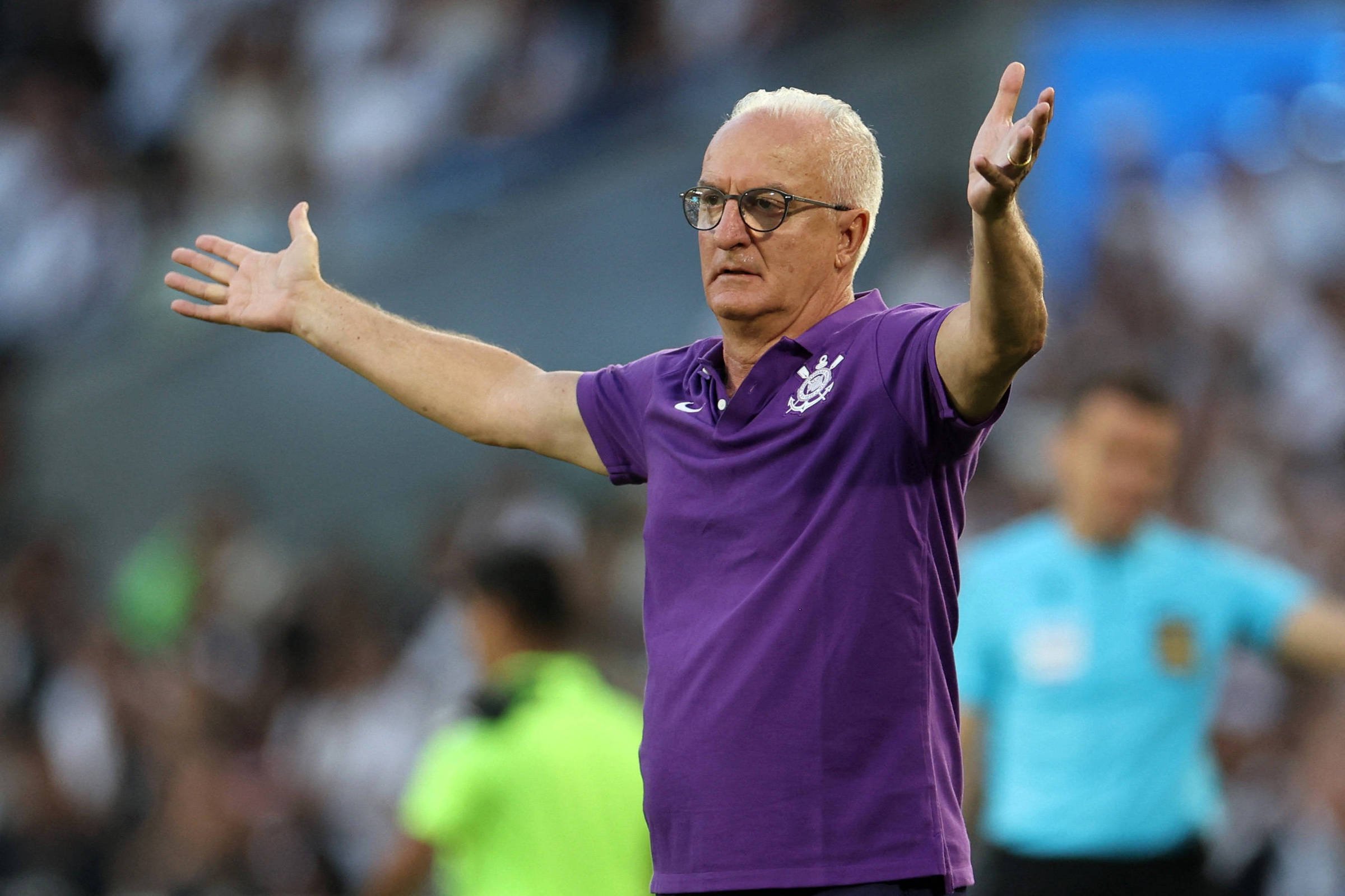 Dorival desconsidera apoio familiar e assume comando do Corinthians – 21/12/2025 – Esporte