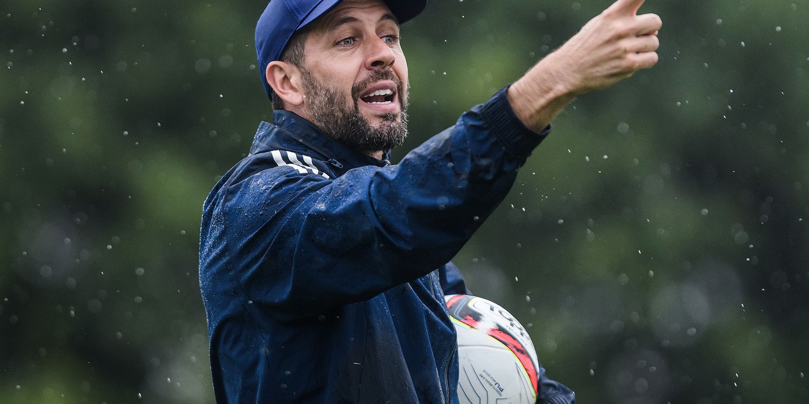 Internacional contrata o uruguaio Paulo Pezzolano como novo treinador