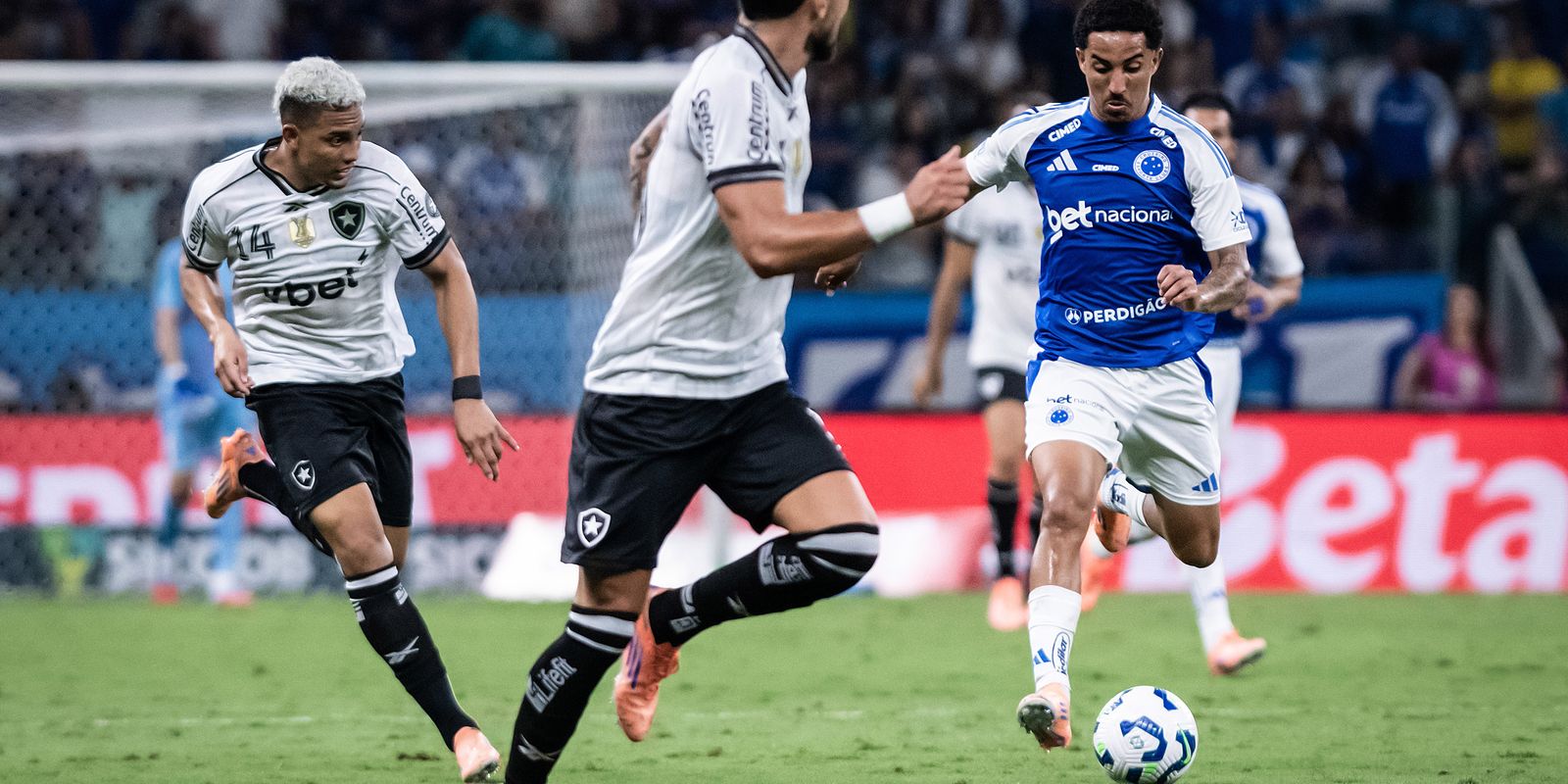 Cruzeiro e Botafogo empatam no fechamento da 37ª rodada do Campeonato Brasileiro