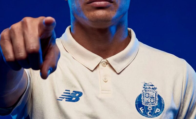 Porto confirma a contratação do zagueiro brasileiro Thiago Silva