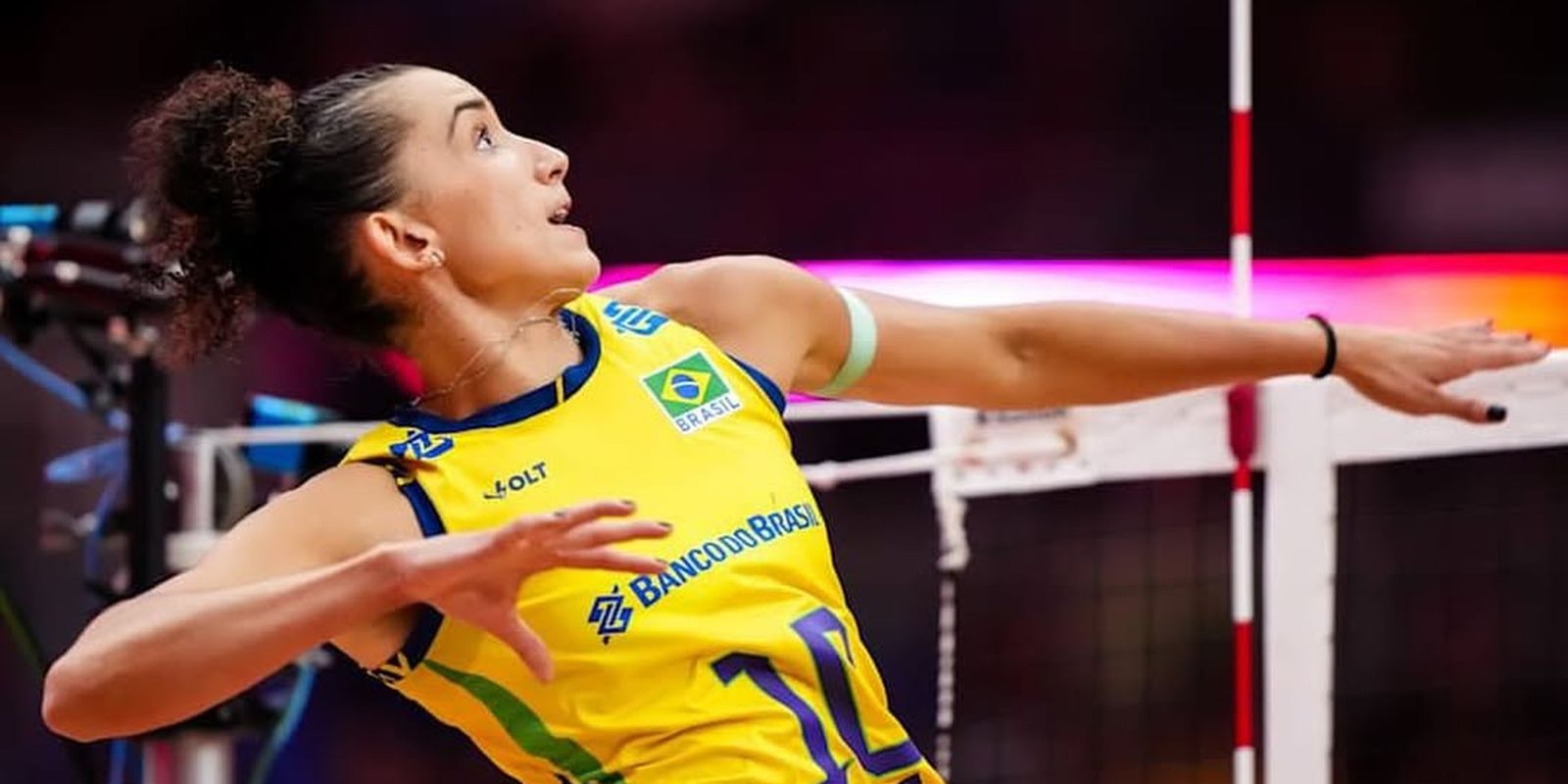 Gabi Guimarães é eleita a segunda melhor jogadora de vôlei do mundo em 2025