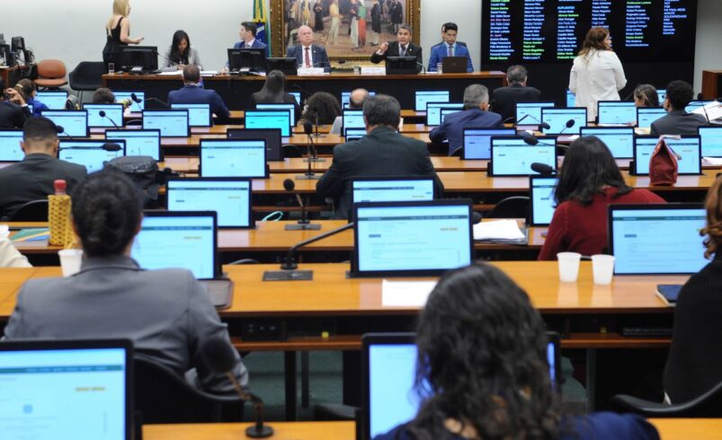 CCJ da Câmara dos Deputados Aprova Processo de Cassação de Carla Zambelli