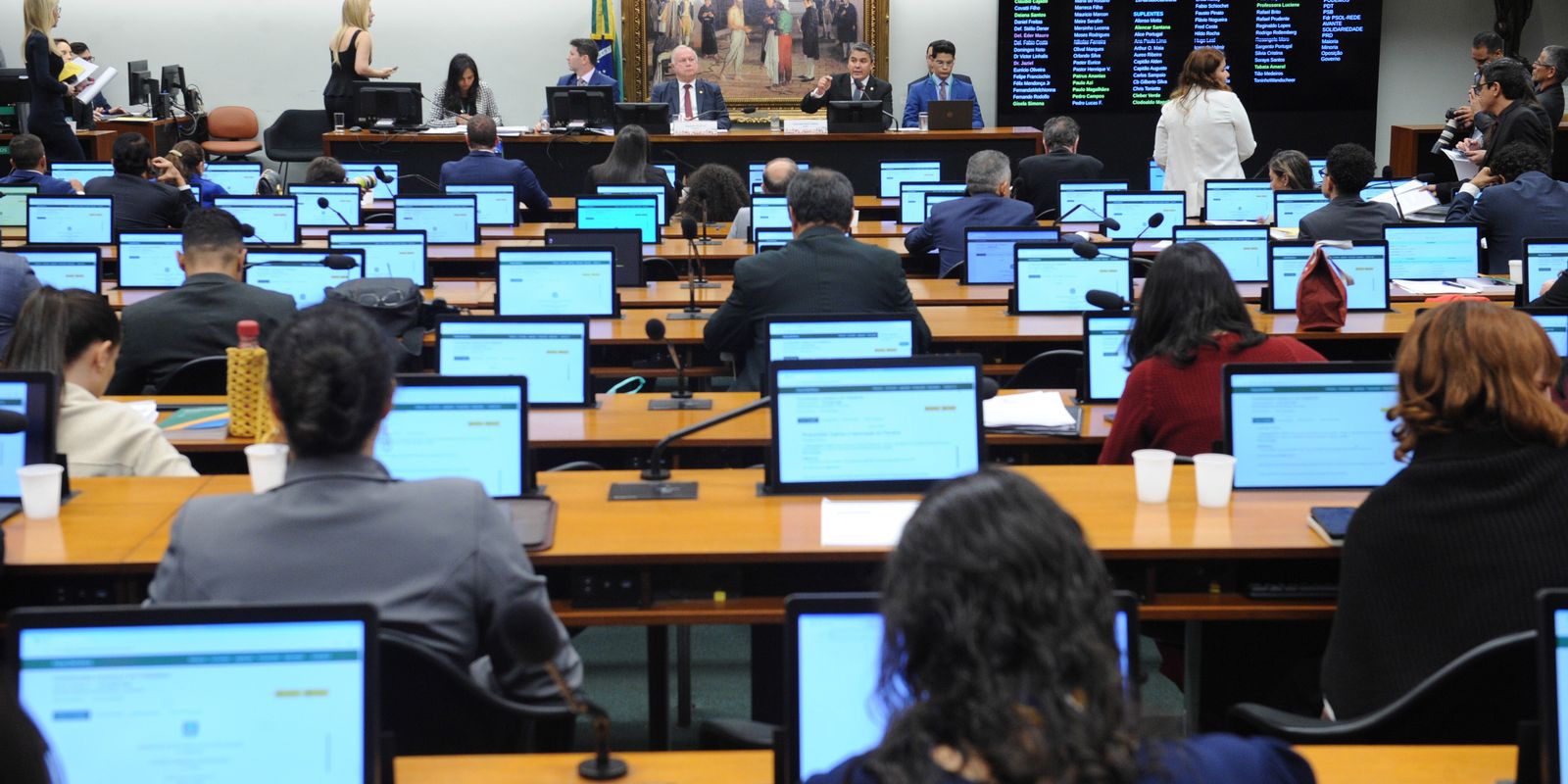 CCJ da Câmara dos Deputados Aprova Processo de Cassação de Carla Zambelli