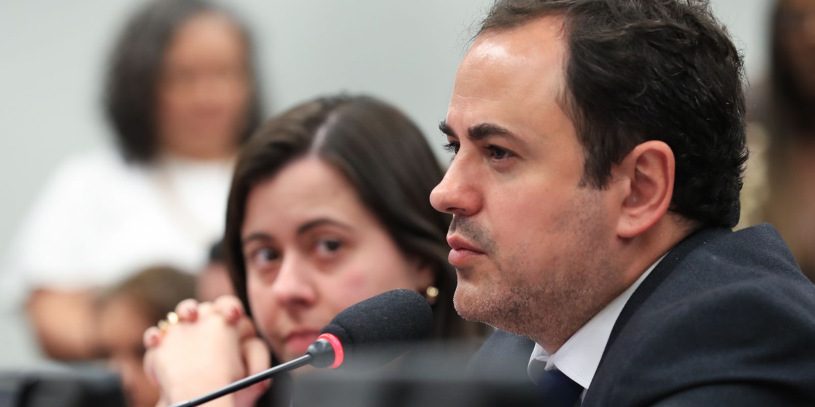 Câmara dos Deputados suspende Glauber Braga por 6 meses em decisão política