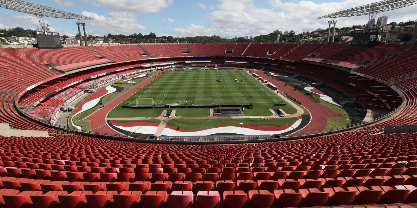 Polícia realiza operação contra comércio ilegal de ingressos no Estádio do Morumbi