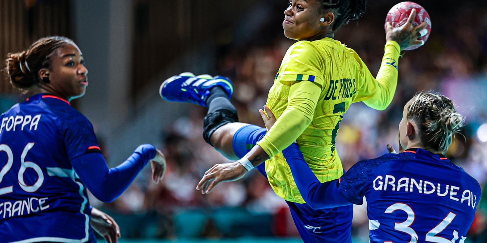 Bruna de Paula disputa prêmio de melhor atleta de handebol de 2025