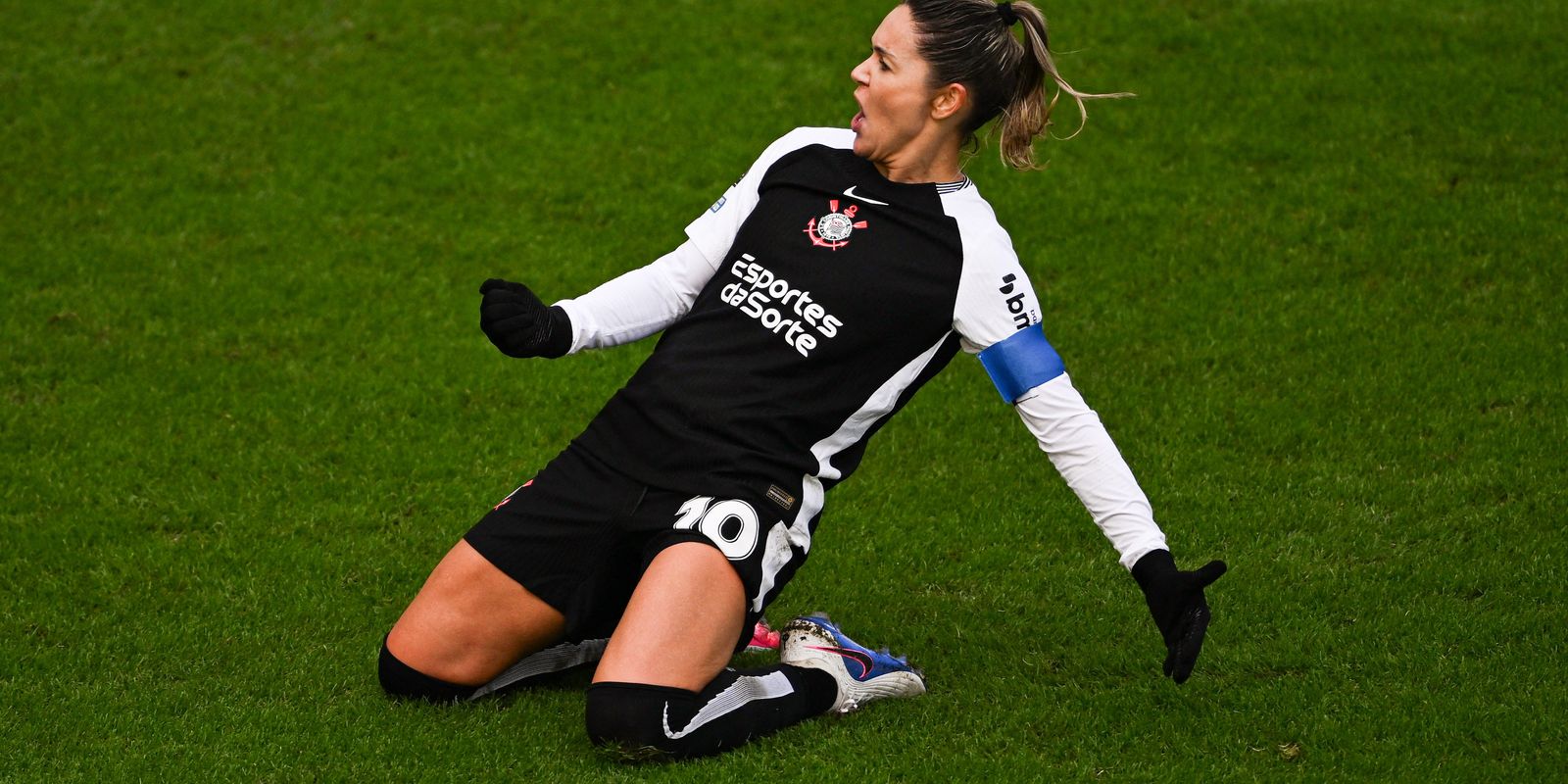 Corinthians avança para a final da Copa das Campeãs com gol de Gabi Zanotti