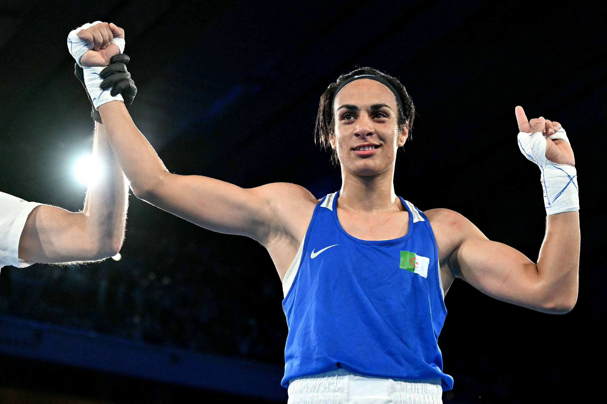 Boxeadora argelina Imane Khelif divulga uso de tratamento hormonal em meio à competição – 05/02/2026 – Esporte