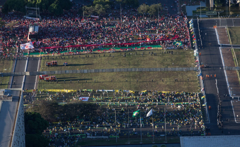Impeachment Aumenta Polarização Política e Fortalece o Centrão no Brasil – 16 de Abril de 2026
