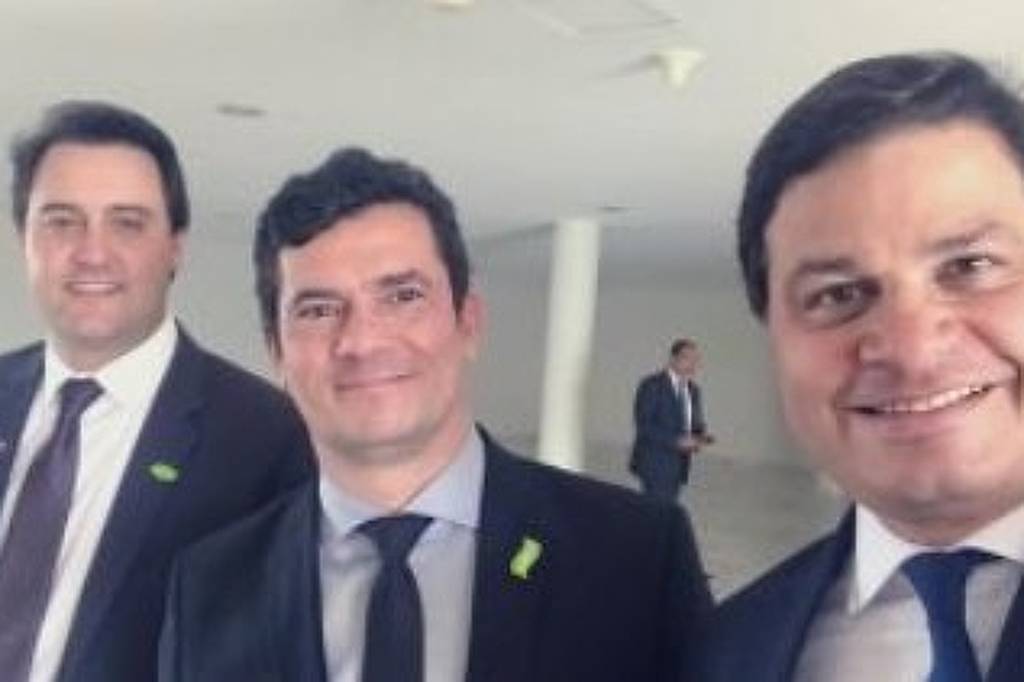Candidato de Ratinho Jr. Elogia Sérgio Moro em Evento Político – 16/04/2026