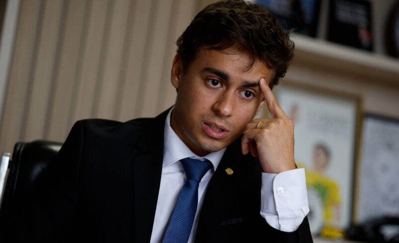 Nikolas menciona Flávio em apenas 10 de 544 postagens no X; análise destaca o foco político – 21/04/2026