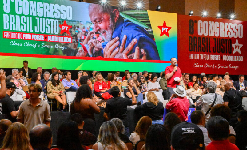 Edinho Silva Atribui Discurso Antissistema à Esquerda em 26 de Abril de 2026