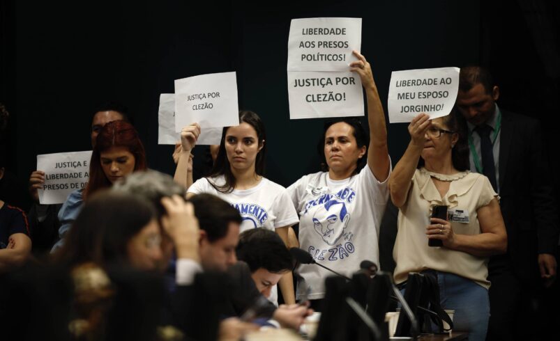 Detentos do 8 de Janeiro Buscam Liberdade: Esperanças de Saída da Prisão em Debate