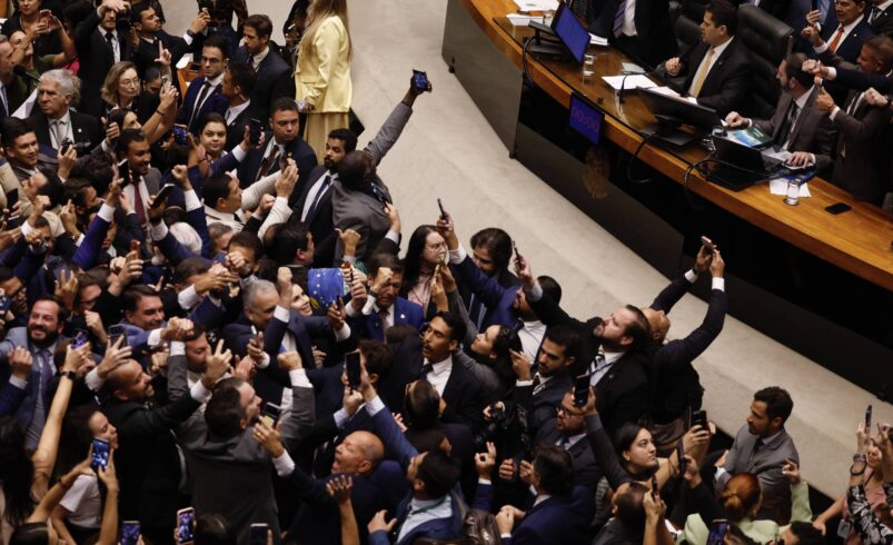 “Asfav alerta que projeto de lei sobre dosimetria pode impactar 600 indivíduos envolvidos em atos golpistas” – 01/05/2026 – Painel