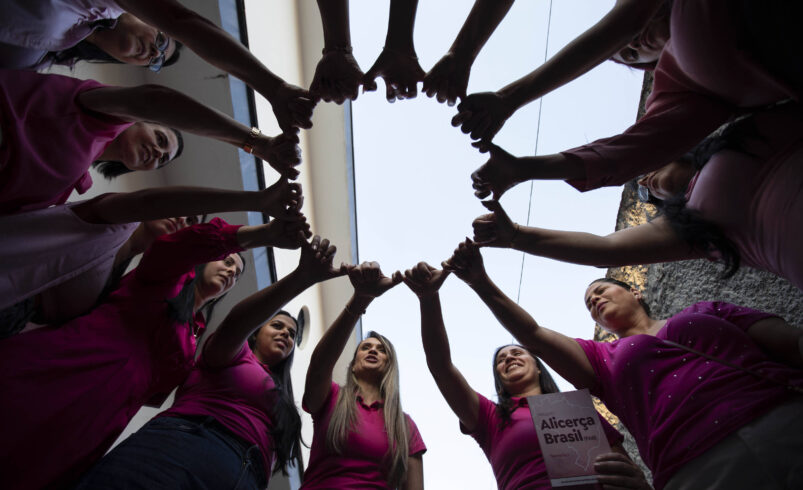 Cartilha Antifeminista Fortalece Base Política da Direita em Debate – 10/05/2026 – Rede Social