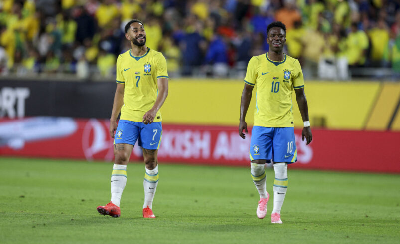 Futebol: A Interseção entre Ciência, Arte e Acaso – Análise de Tostão