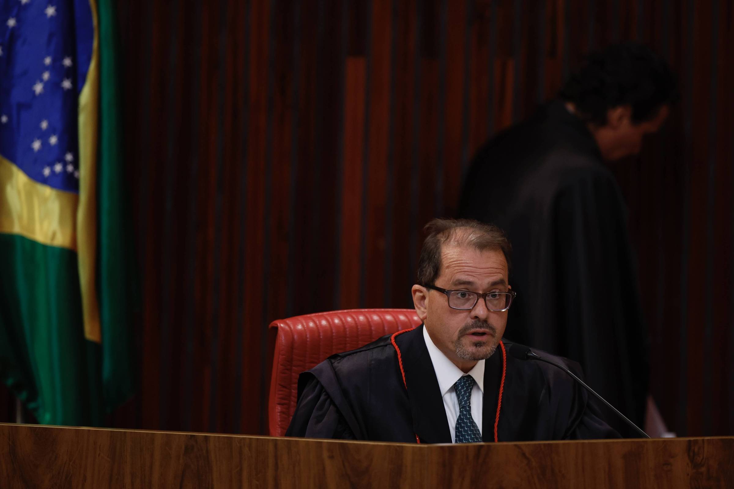 TSE Debate Solução Intermediária para Decisão de Nunes Marques em 9 de Junho de 2026