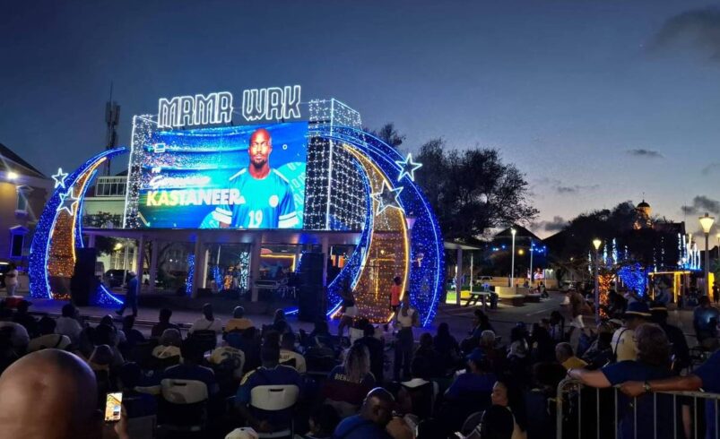 Torcedores em Curaçao comemoram empate na Copa com vestimentas azuis – 21/06/2026 – Esporte