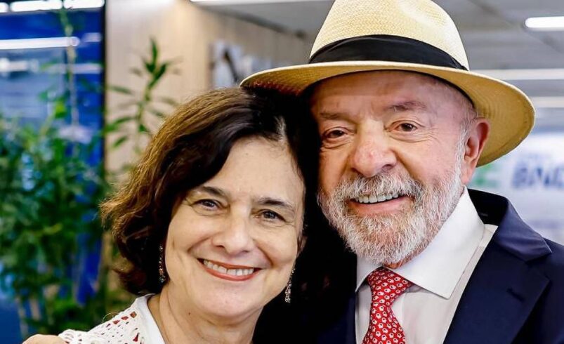 Ex-Ministra de Lula Relata Conflitos com Bolsonaro em Novo Livro