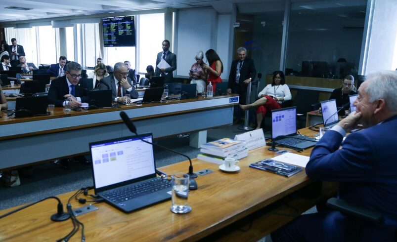 Senadores Debatem Tramitação da PEC que Acaba com a Escala 6×1 no Brasil