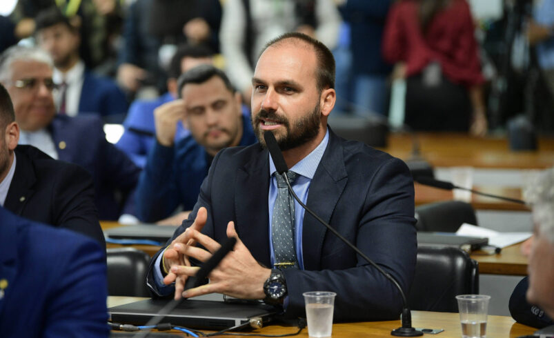 Eduardo Bolsonaro Renuncia à Candidatura de Suplência ao Senado por São Paulo – 29/07/2026 – Política