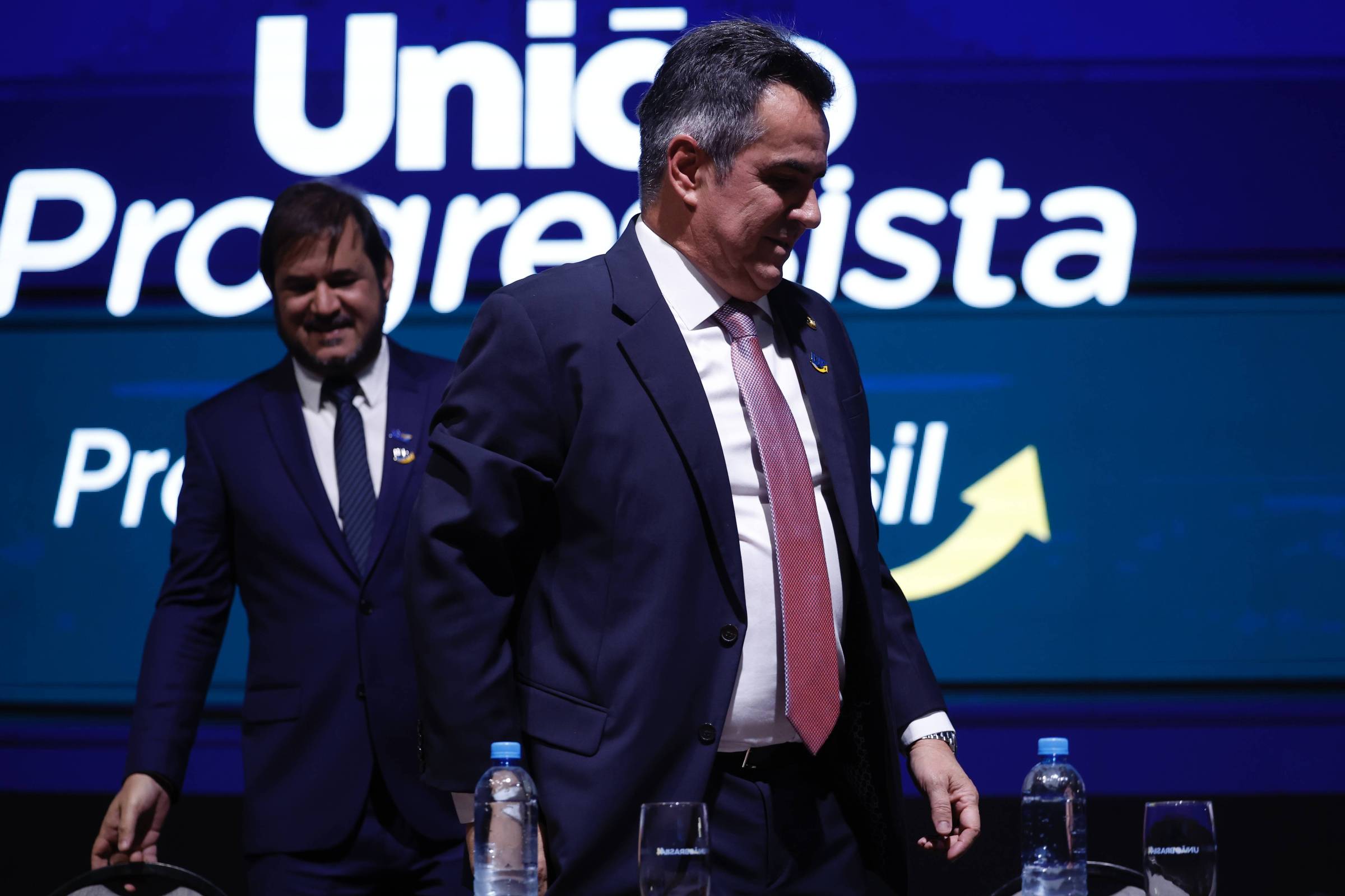 Disputas Internas Atingem Partidos em Nove Estados do Brasil