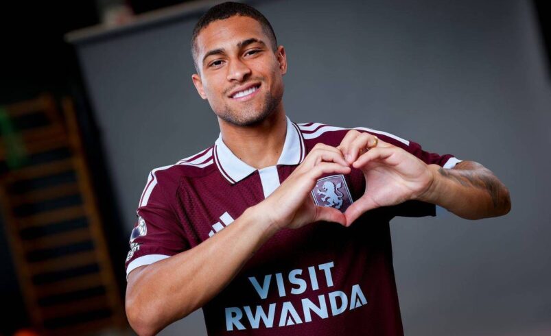 Aston Villa confirma a contratação do jogador brasileiro João Gomes em 20 de julho de 2026