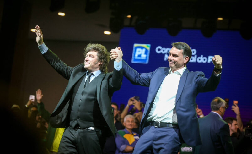 Análise: Flávio Bolsonaro Isolado em Meio à Influência de Bolsonaro e Milei – 25 de Julho de 2026