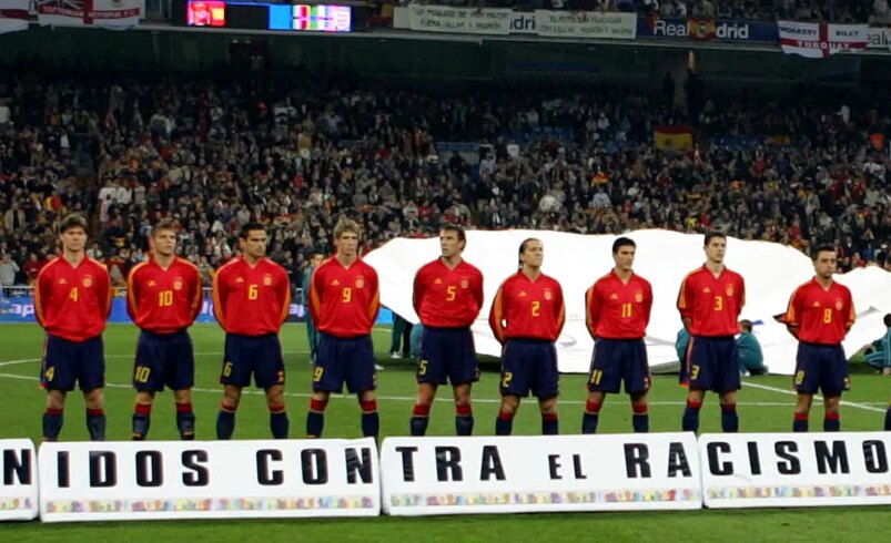 Argentina e Inglaterra se enfrentam em jogo que destaca a luta contra o racismo no esporte