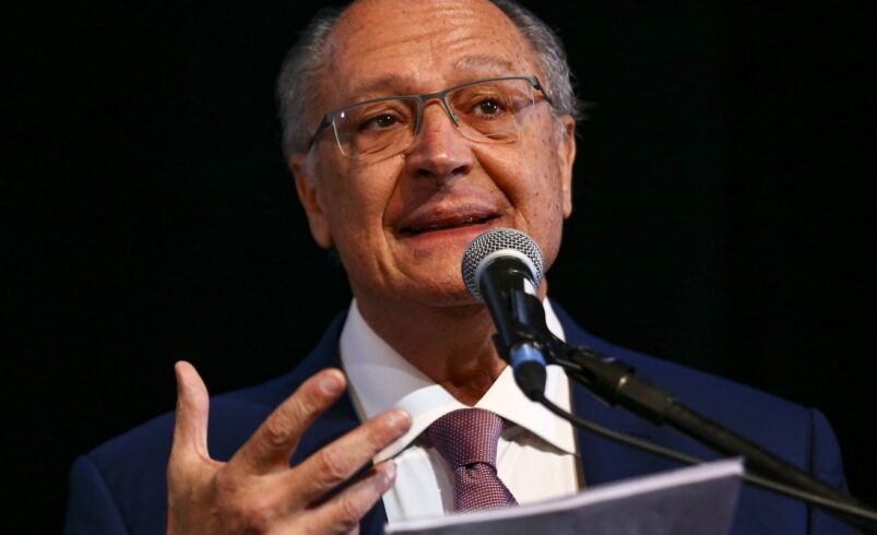Análise da Trajetória Política de Geraldo Alckmin: Contribuições e Desafios no Cenário Brasileiro