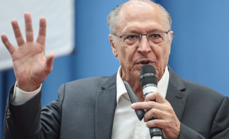 Alckmin critica Milei por suposto desserviço à Argentina em meio ao cenário político atual