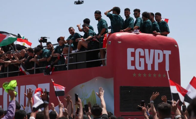 Atletas egípcios são recebidos como heróis após desempenho na Copa do Mundo