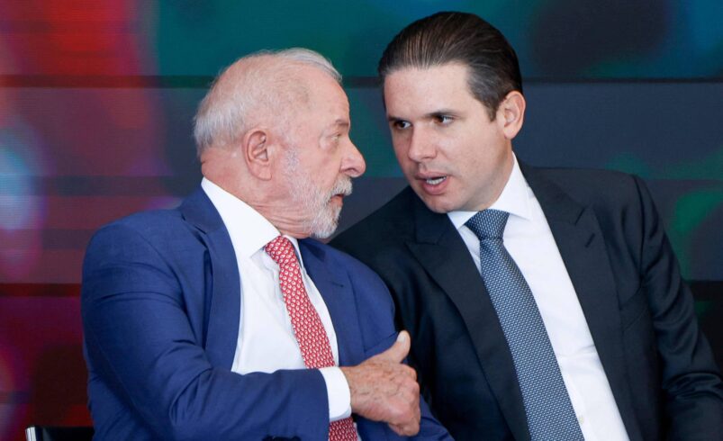 Hugo Motta Anuncia Apoio à Reeleição de Lula nas Eleições de 2026
