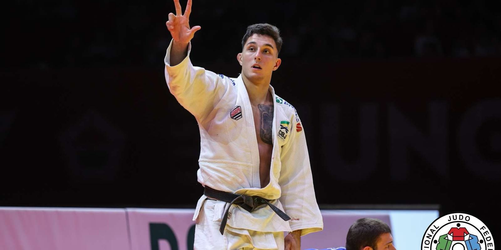 Guilherme Schimidt conquista medalha de ouro e Brasil termina Grand Slam de Judô com três pódios